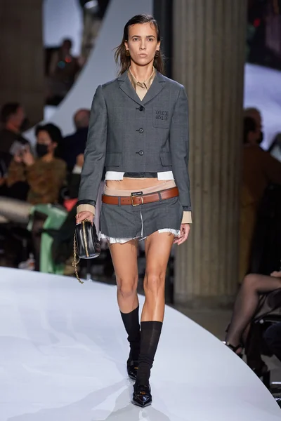 Look 15